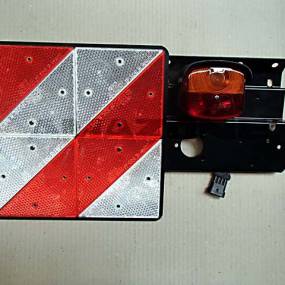 Heckbeleuchtung F. Die Straßenfahrt Li. (Na106) Amazone